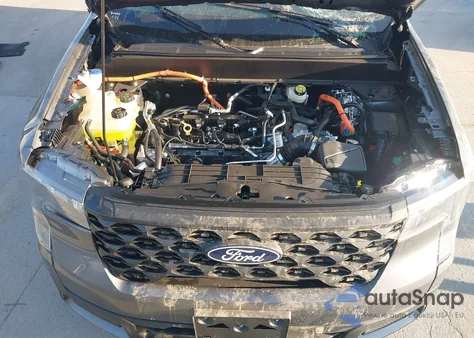 2025 Ford Maverick Xlt z USA, uszkodzony, nr VIN 3FTTW8H32SRB04503